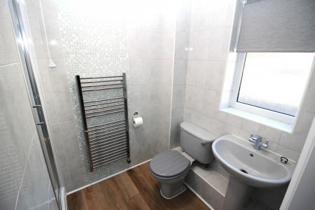 3 bedroom Flat to let in Malmerswell Road, High Wycombe, HP13