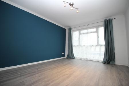 2 bedroom Flat to let in Kaybridge Close, High Wycombe, HP13