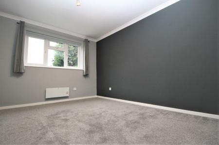 2 bedroom Flat to let in Kaybridge Close, High Wycombe, HP13