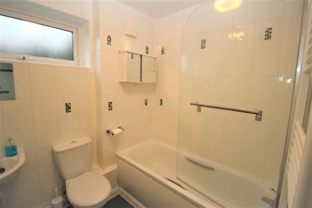 2 bedroom Flat to let in Kaybridge Close, High Wycombe, HP13