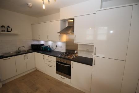 1 bedroom Flat to let in High Street, High Wycombe, HP11