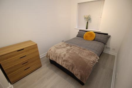 1 bedroom Flat to let in Queen Alexandra Road, High Wycombe, HP11