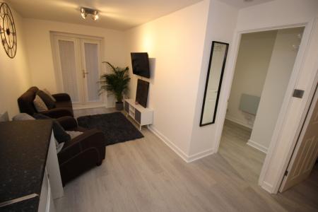 1 bedroom Flat to let in Queen Alexandra Road, High Wycombe, HP11
