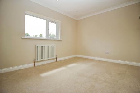 2 bedroom Terraced House to let in Woodcock Avenue, Walters Ash, High Wycombe, HP14