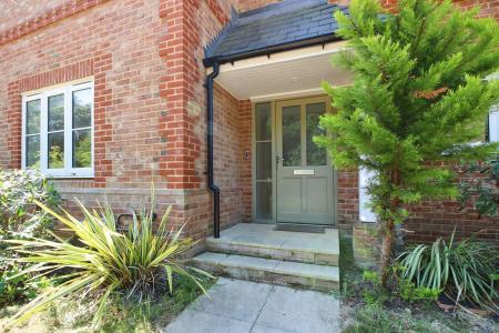 4 bedroom Detached house to let in Heatherdene Road, Abbey Barn, High Wycombe, HP10