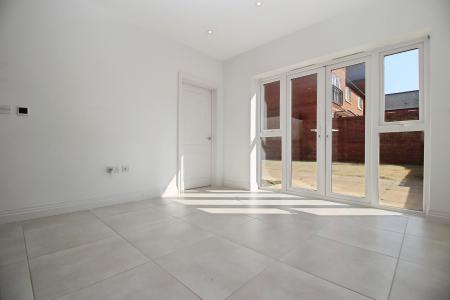 4 bedroom Detached house to let in Heatherdene Road, Abbey Barn, High Wycombe, HP10