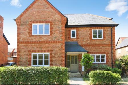 4 bedroom Detached house to let in Heatherdene Road, Abbey Barn, High Wycombe, HP10