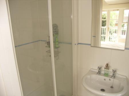 2 bedroom Flat to let in Fairlawns, High Wycombe, HP13