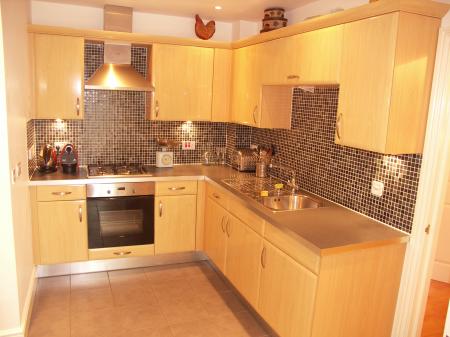 2 bedroom Flat to let in Fairlawns, High Wycombe, HP13