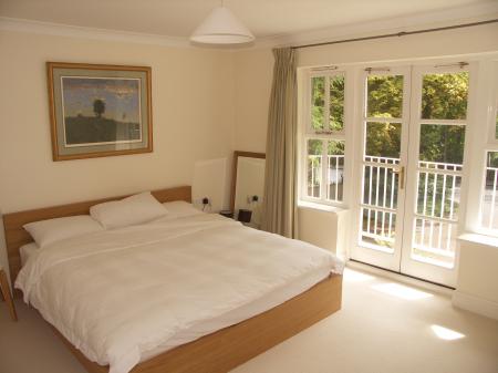 2 bedroom Flat to let in Fairlawns, High Wycombe, HP13