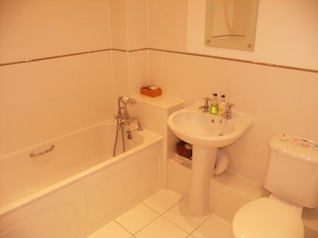 2 bedroom Flat to let in Fairlawns, High Wycombe, HP13