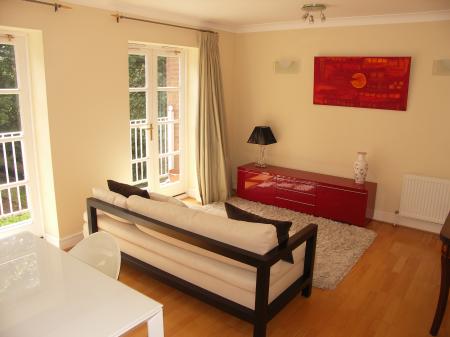 2 bedroom Flat to let in Fairlawns, High Wycombe, HP13