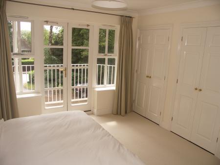 2 bedroom Flat to let in Fairlawns, High Wycombe, HP13