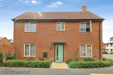 4 bedroom Detached house to let in Boulton Road, Weston Turville, Aylesbury, HP22