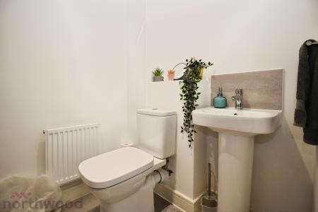 4 bedroom Detached house to let in Boulton Road, Weston Turville, Aylesbury, HP22