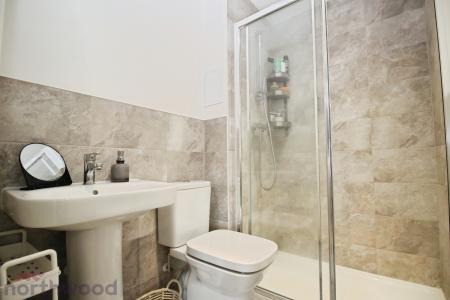 4 bedroom Detached house to let in Boulton Road, Weston Turville, Aylesbury, HP22