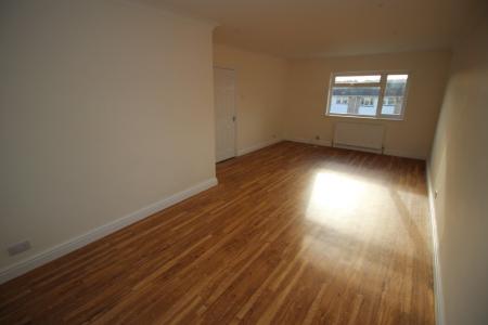 3 bedroom Terraced House to let in Pheasant Drive, High Wycombe, HP13