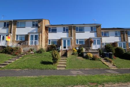 3 bedroom Terraced House to let in Pheasant Drive, High Wycombe, HP13