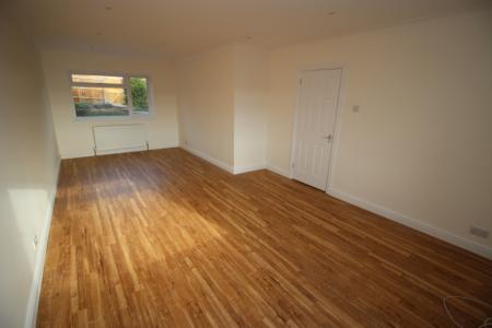 3 bedroom Terraced House to let in Pheasant Drive, High Wycombe, HP13