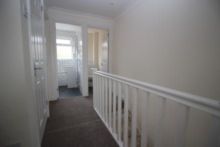 3 bedroom Terraced House to let in Pheasant Drive, High Wycombe, HP13