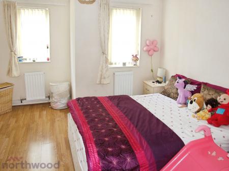 2 bedroom Flat to let in Herbert Road, High Wycombe, HP13