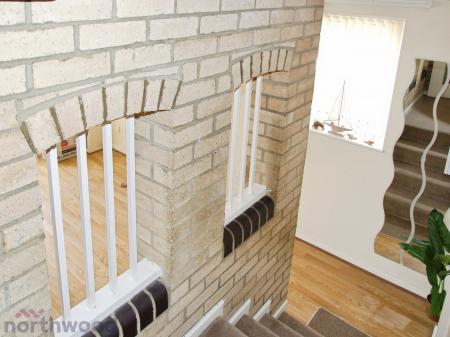 2 bedroom Flat to let in Herbert Road, High Wycombe, HP13