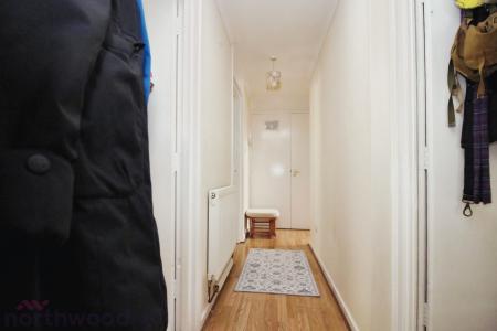 2 bedroom Flat to let in Herbert Road, High Wycombe, HP13