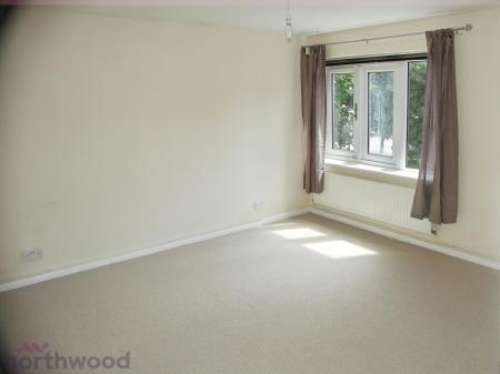 2 bedroom Flat to let in The Pastures, High Wycombe, HP13