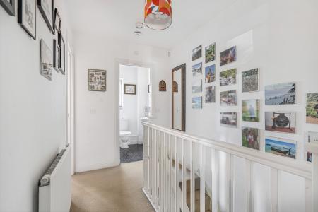2 bedroom Terraced House to let in School Close, Downley, HP13