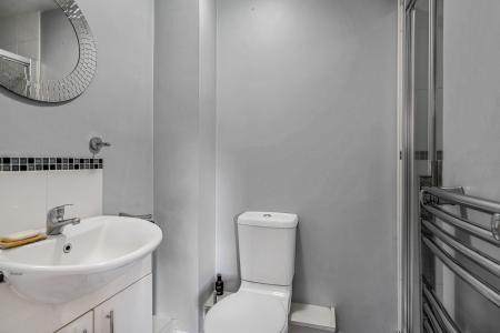 2 bedroom Terraced House to let in School Close, Downley, HP13