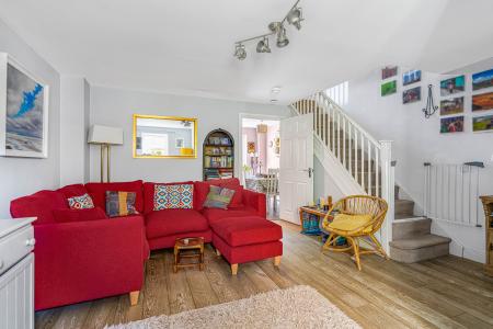 2 bedroom Terraced House to let in School Close, Downley, HP13