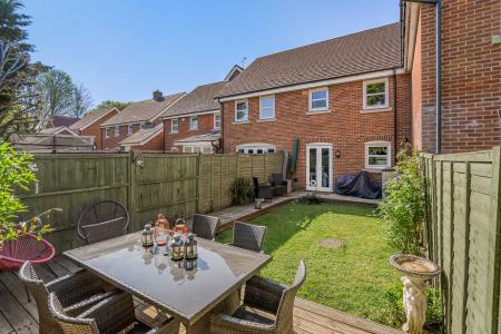 2 bedroom Terraced House to let in School Close, Downley, HP13