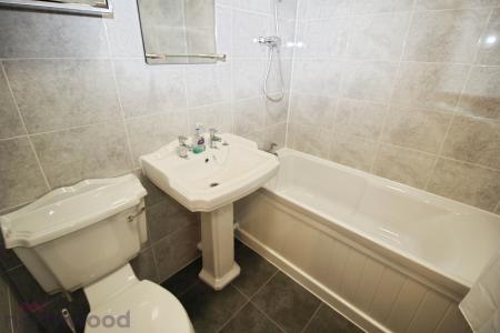 1 bedroom Flat to let in Clearbrook Close, High Wycombe, HP13