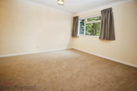 1 bedroom Flat to let in Clearbrook Close, High Wycombe, HP13
