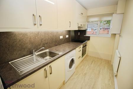 1 bedroom Flat to let in Clearbrook Close, High Wycombe, HP13