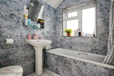3 bedroom Semi-detached house for sale in Totteridge Road, High Wycombe, HP13