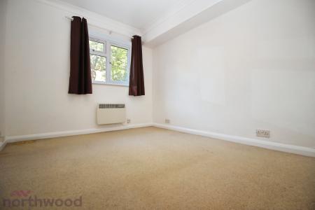 1 bedroom Flat to let in Old Coach Drive, High Wycombe, HP11