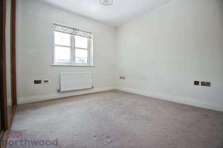 2 bedroom Flat to let in Carlton Place, Dedmere Road, Marlow, SL7