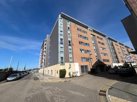 2 bedroom Flat for sale in Anchor Street, Orwell Quay