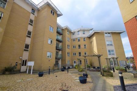 2 bedroom Flat for sale in Vista Court, Pooleys Yard, Ipswich