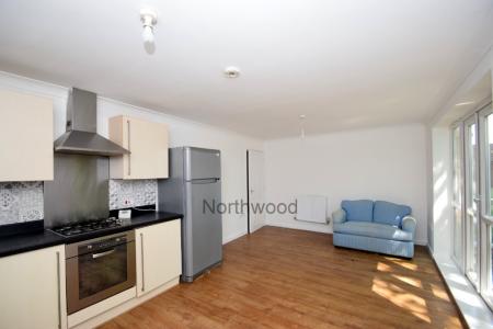 2 bedroom Flat for sale in Maidenhall Approach, Ipswich, IP2