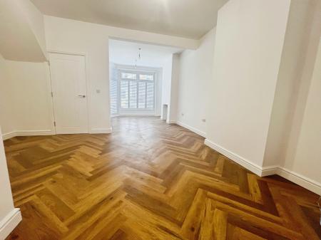 4 bedroom Terraced House to let in Manning Road, Felixstowe