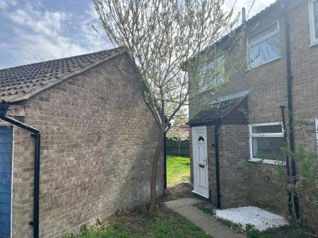 1 bedroom House to let in Meadow Close, Trimley St Martin