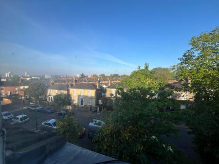 2 bedroom Flat to let in Christchurch Street, Ipswich
