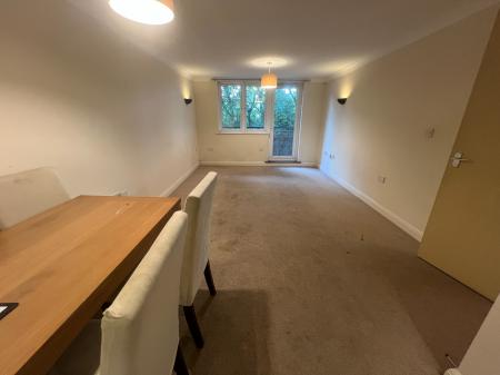 1 bedroom Flat to let in Yeoman Close, Ipswich