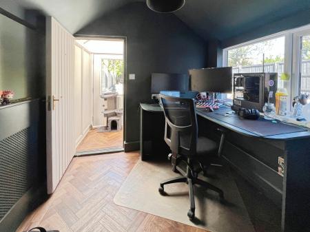 4 bedroom Flat for sale in 51 & 53 Cemetery Road, Ipswich