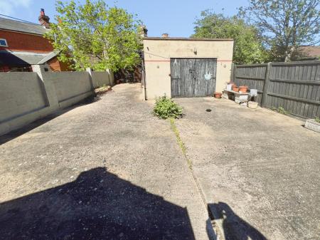 4 bedroom Flat for sale in 51 & 53 Cemetery Road, Ipswich