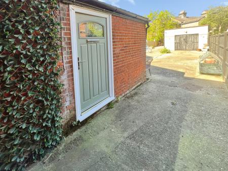 4 bedroom Flat for sale in 51 & 53 Cemetery Road, Ipswich