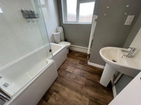 3 bedroom Semi-detached house for sale in Chesterfield Drive, Ipswich