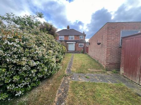 3 bedroom Semi-detached house for sale in Chesterfield Drive, Ipswich